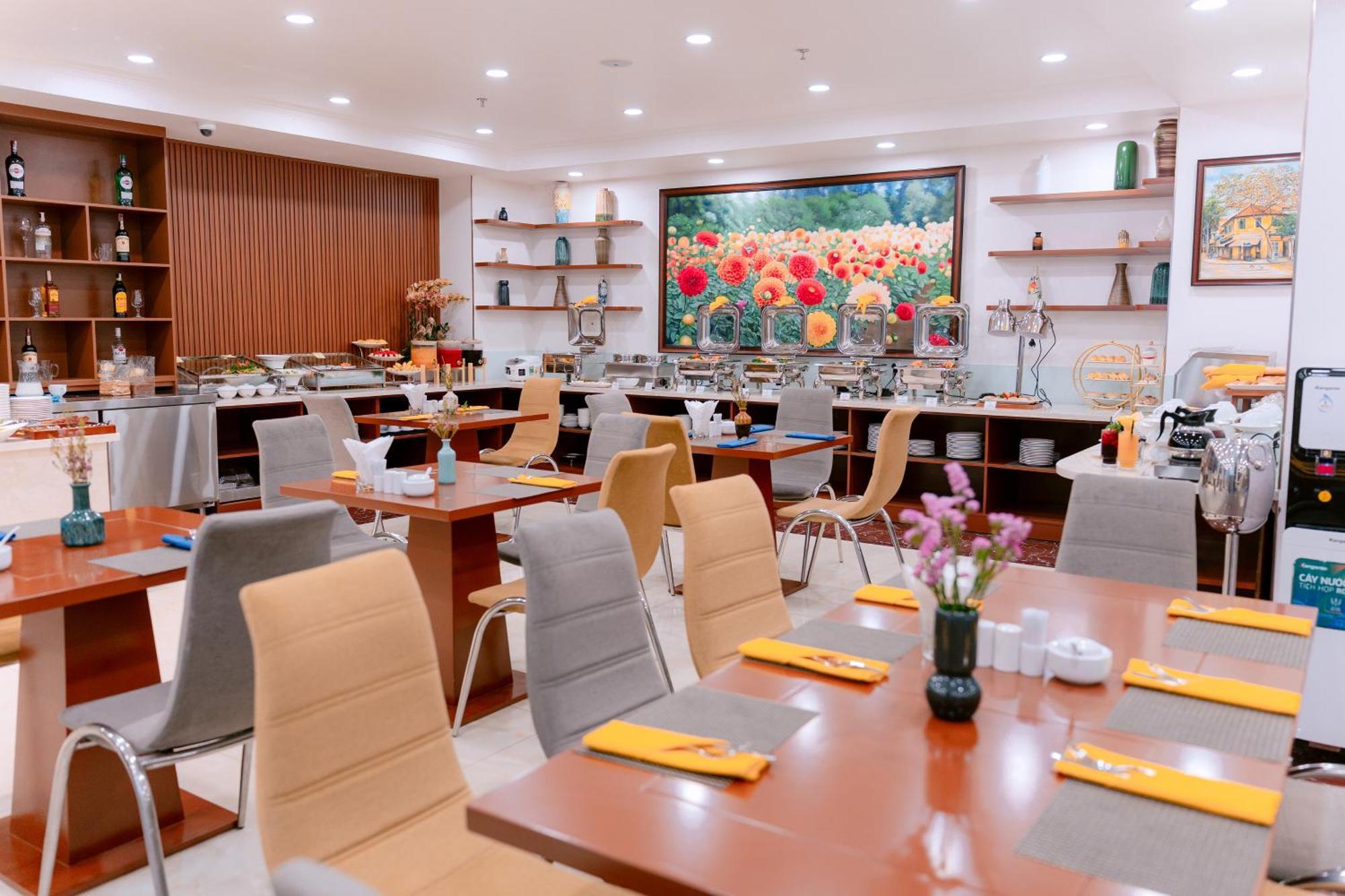 Dahlialand Saigon & Swimming Pool 4*