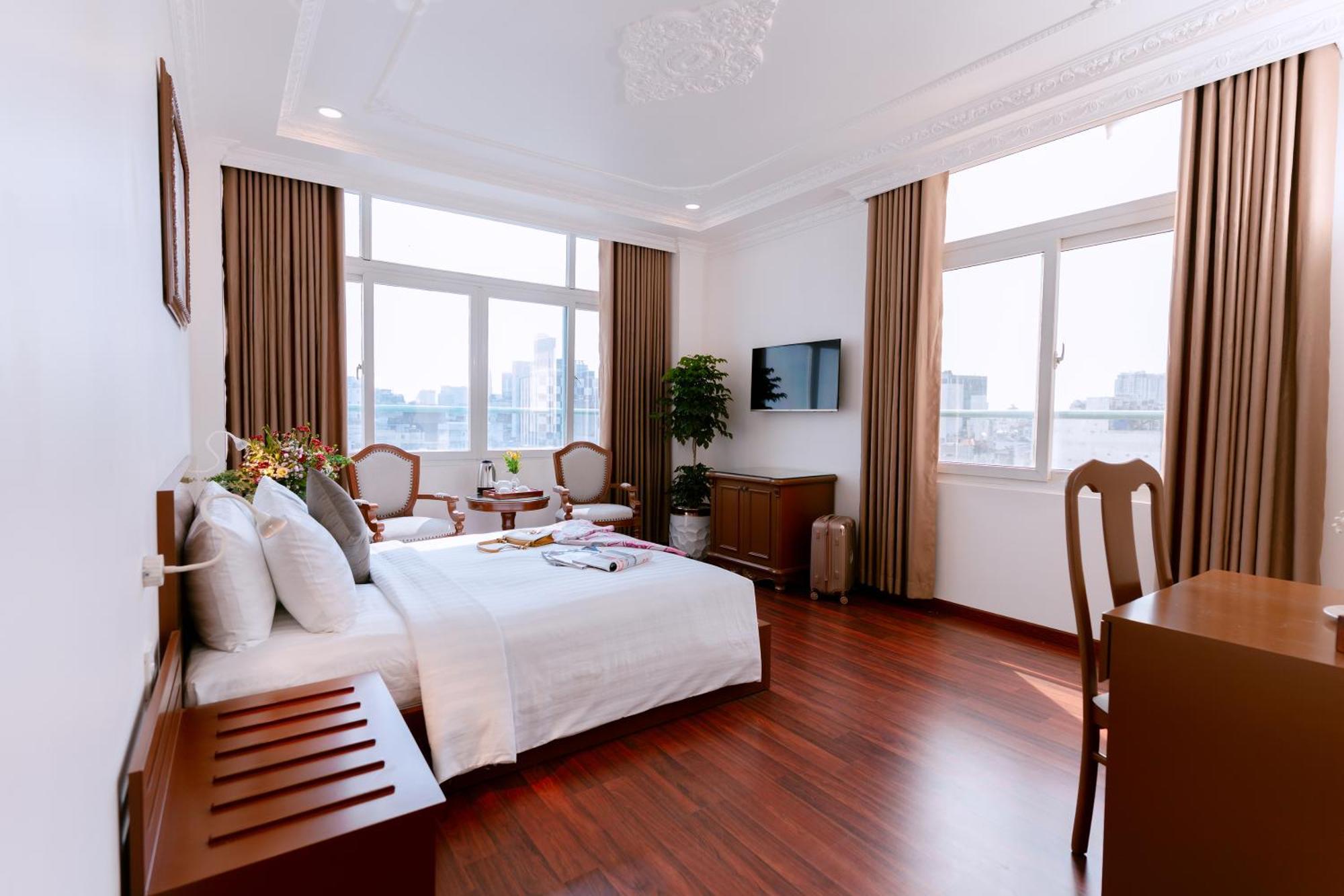 Dahlialand Saigon & Swimming Pool Hotel 4*