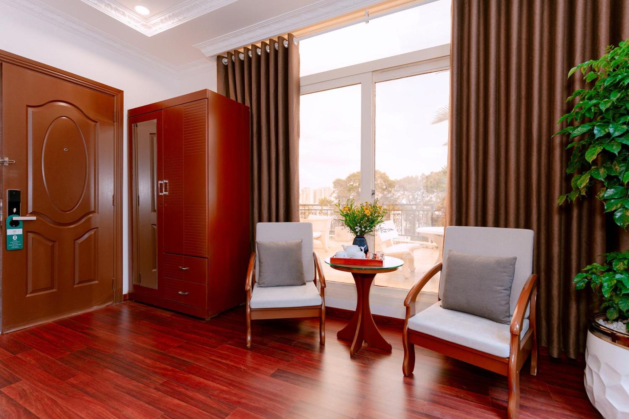 Hotel Dahlialand Saigon & Swimming Pool